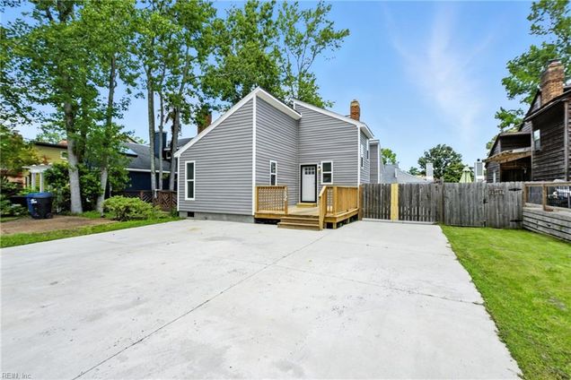 1424 Goose Landing Virginia Beach, VA Townhouse Active - Photo 1 of 26. Opens carousel modal