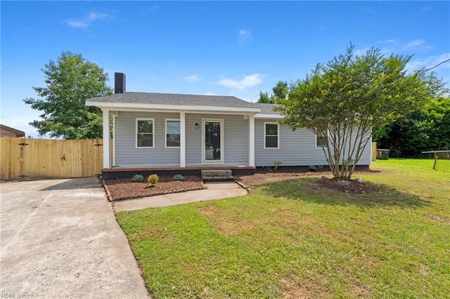 124 Holland Circle Franklin, VA House Active - Photo 1 of 28. Opens carousel modal