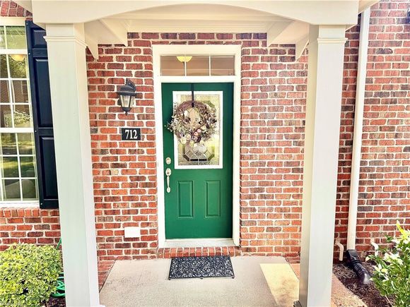 712 Guildford Mews Chesapeake, VA Condo Active - Photo 1 of 41. Opens carousel modal