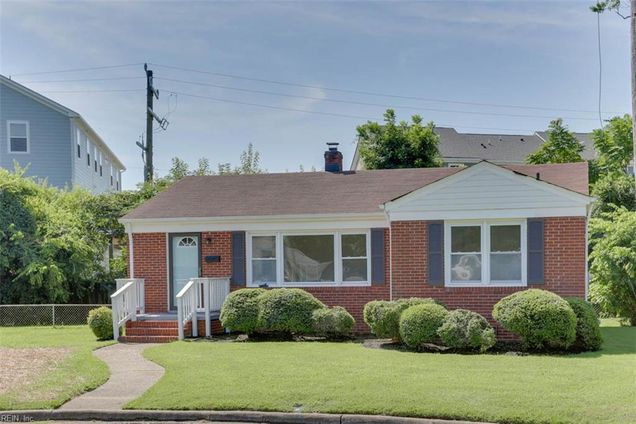 6 Linda Circle Hampton, VA House Active - Photo 1 of 35. Opens carousel modal