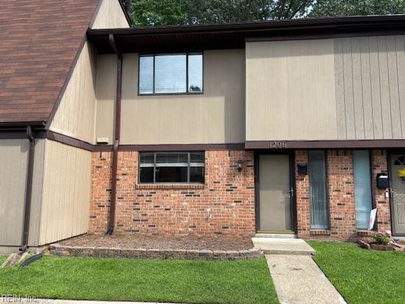 1206 Willow Green Drive