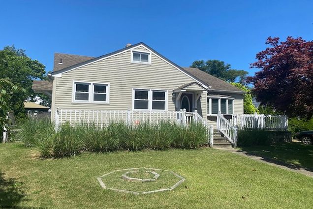 115 Davis Northfield, NJ House Sold - Photo 1 of 46. Opens carousel modal