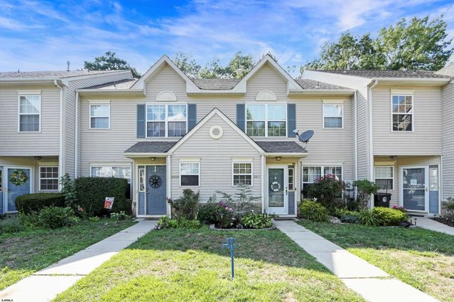 2811 Falcon Ct