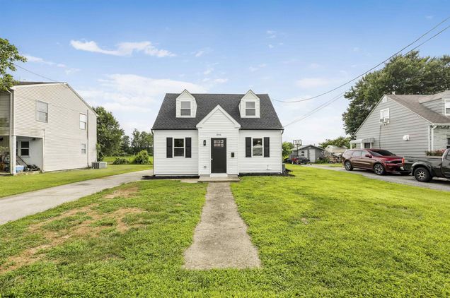 396 Manor Ave