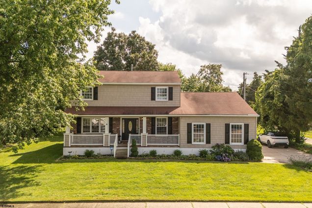 16 Hollyberry