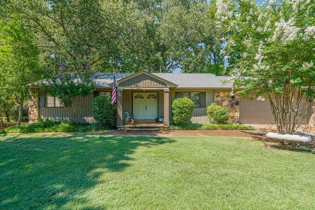 8266 Chippingham Dr Memphis, TN House Sold - Photo 1 of 25. Opens carousel modal