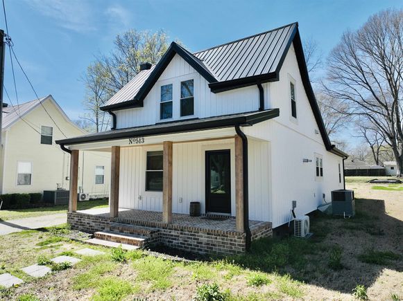 513 Crook Ave Henderson, TN House Active - Photo 1 of 31. Opens carousel modal