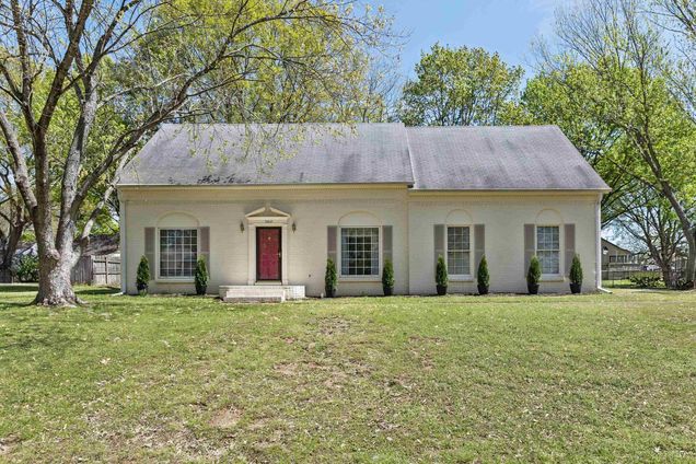 1062 Fredericksburg Cv