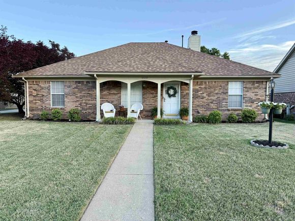 6635 Stephan Ridge Cv Bartlett, TN House Sold - Photo 1 of 33. Opens carousel modal
