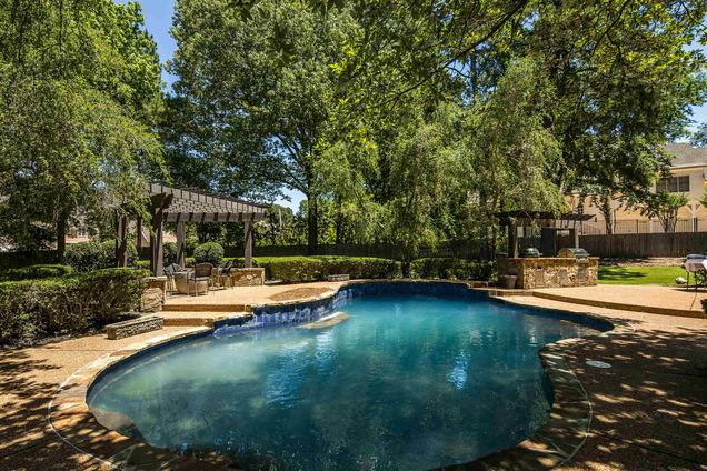9316 Forest Hill Ln Germantown, TN House Active - Photo 1 of 40. Opens carousel modal