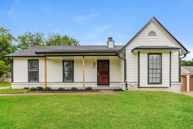 6471 Frosty Leaf Dr E Memphis, TN House Active - Photo 1 of 16. Opens carousel modal