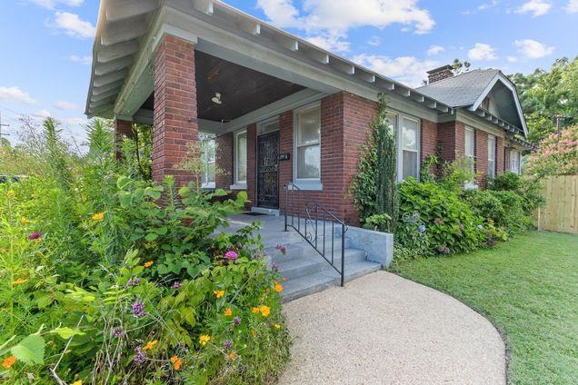 1902 Evelyn Ave Memphis, TN House Active - Photo 1 of 39. Opens carousel modal