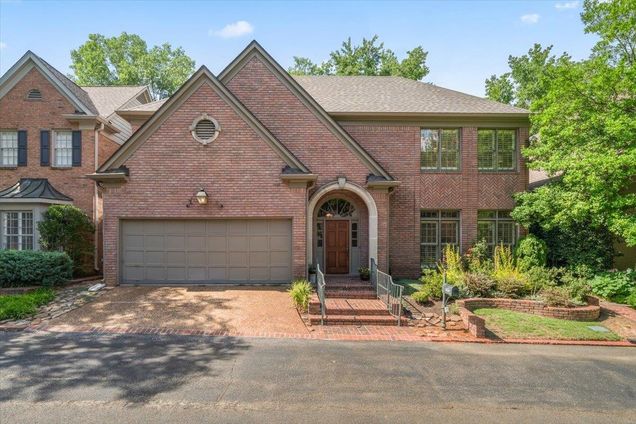 3874 St Andrews Grn