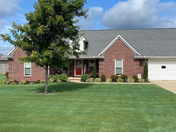 107 Farmer Trail St