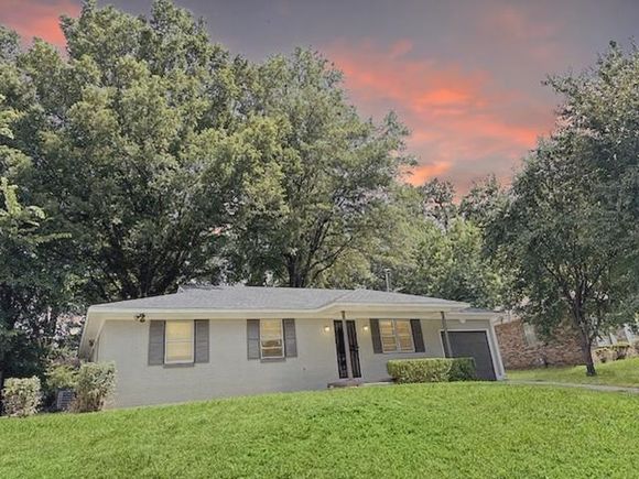 4340 Lansford Dr Memphis, TN House Active - Photo 1 of 24. Opens carousel modal