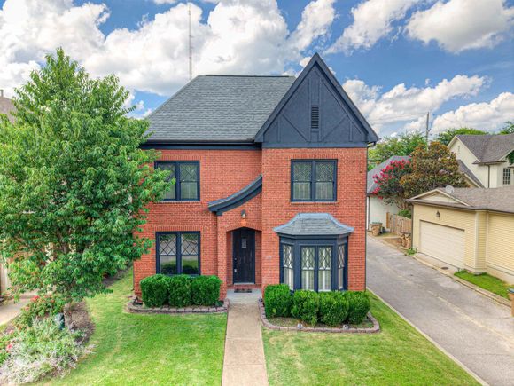 1870 Peabody Green Dr