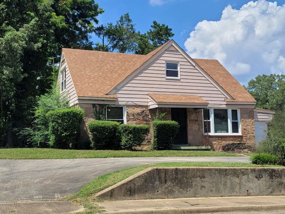 516 E Raines Rd Memphis, TN House Active - Photo 1 of 30. Opens carousel modal