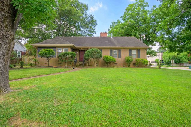 3403 Walnut Grove Rd Memphis, TN House Active - Photo 1 of 34. Opens carousel modal
