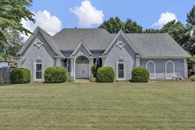 180 S Sanga Rd Memphis, TN House Active - Photo 1 of 40. Opens carousel modal