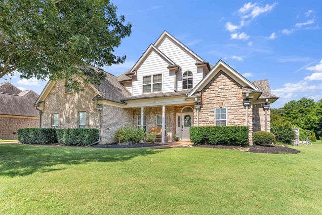 100 Southwind Dr
