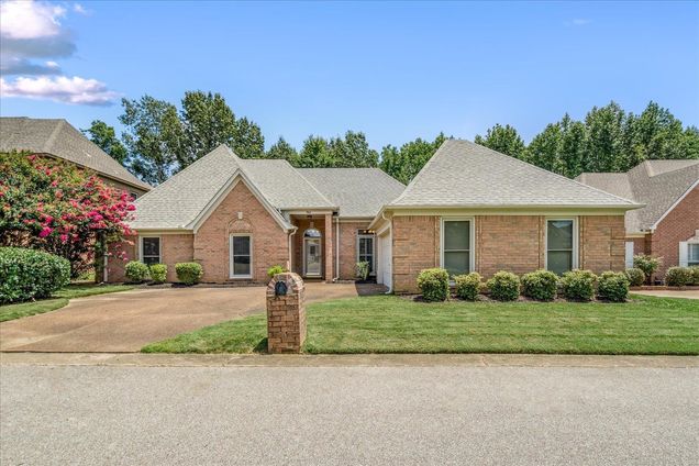 984 Spinnaker Ln