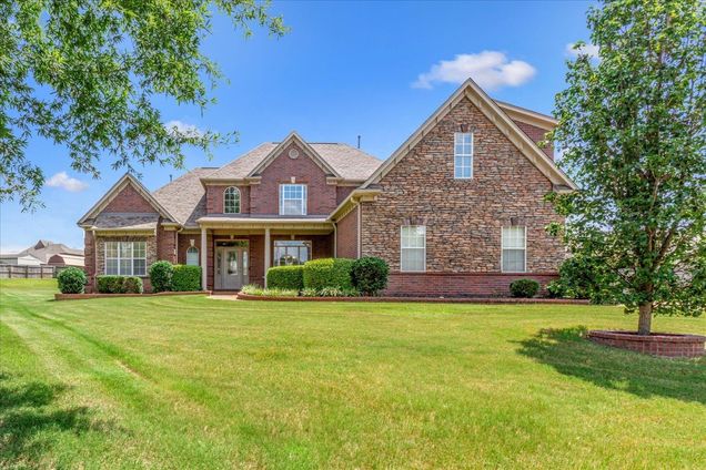 6153 Forest Oasis Cv