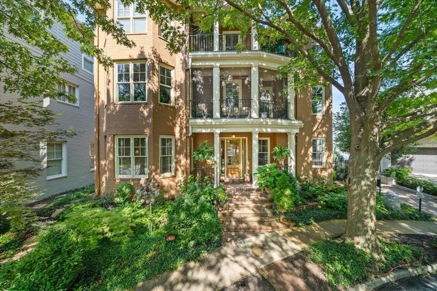 511 Monteigne Blvd Memphis, TN House Active - Photo 1 of 40. Opens carousel modal