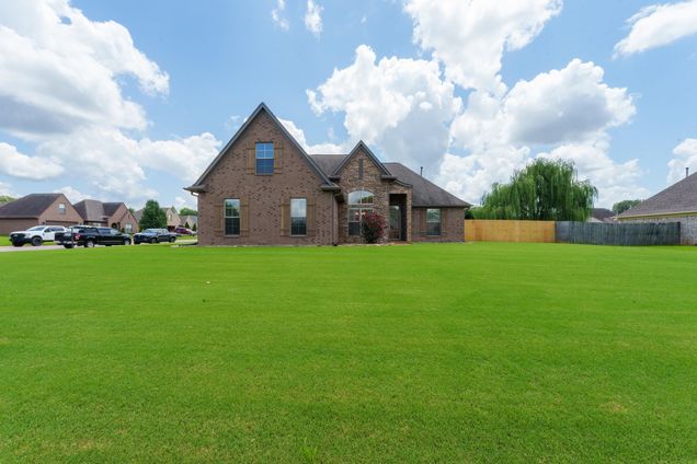 435 Lakewood Dr Oakland, TN House Active - Photo 1 of 31. Opens carousel modal