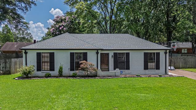 513 Verlington Cv Collierville, TN House Active - Photo 1 of 38. Opens carousel modal