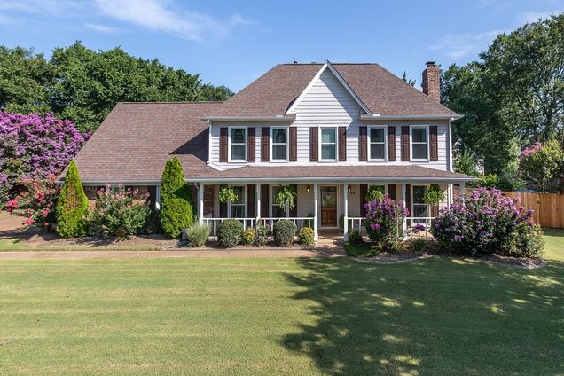 200 Schrader Ln Collierville, TN House Active - Photo 1 of 33. Opens carousel modal