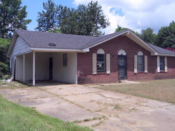 3316 Sandy Springs Dr