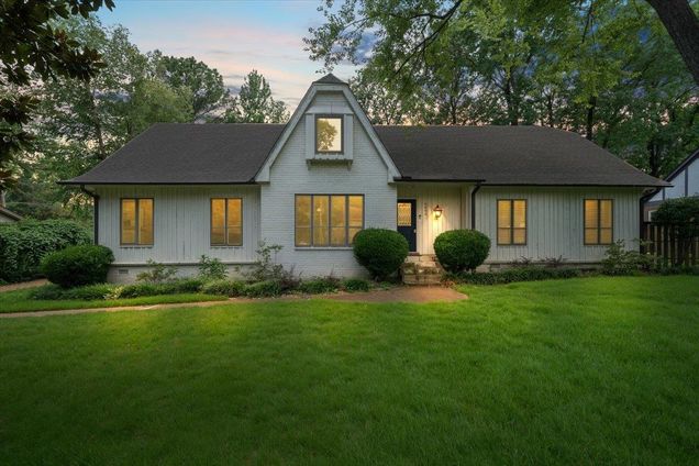 6803 Robin Perch Cv Cv Memphis, TN House Active - Photo 1 of 38. Opens carousel modal