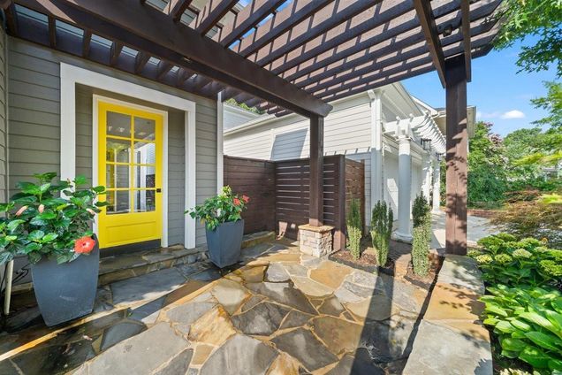 137 Running River Pl Memphis, TN House Active - Photo 1 of 40. Opens carousel modal