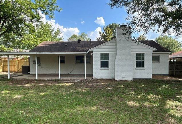 7770 Deerfield Cv Southaven, MS House Active - Photo 1 of 6. Opens carousel modal