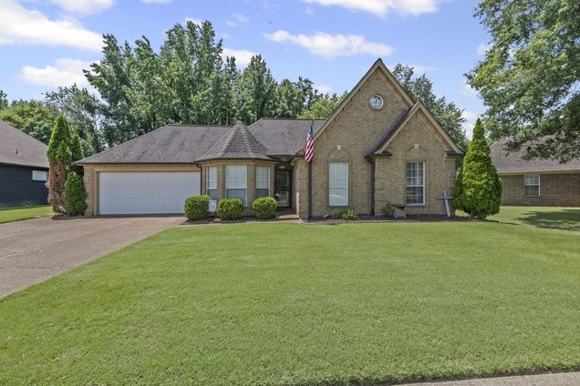 11127 Ewe Turn Dr Arlington, TN House Active - Photo 1 of 28. Opens carousel modal
