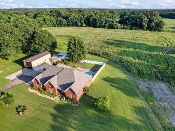 9215 Osborn Rd Arlington, TN House Active - Photo 1 of 28. Opens carousel modal