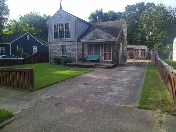 3493 Heckle Ave