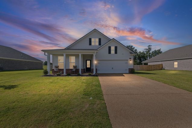 15 Lilac Cv Somerville, TN House Active - Photo 1 of 35. Opens carousel modal