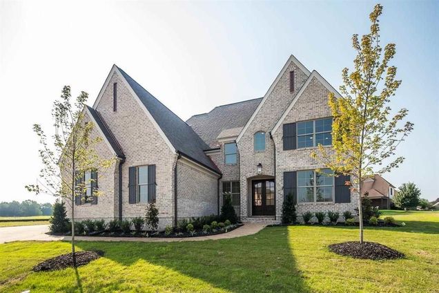 712 E Cypress View Cir