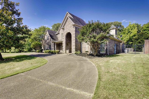 1359 Winoka Rd Collierville, TN House Active - Photo 1 of 25. Opens carousel modal