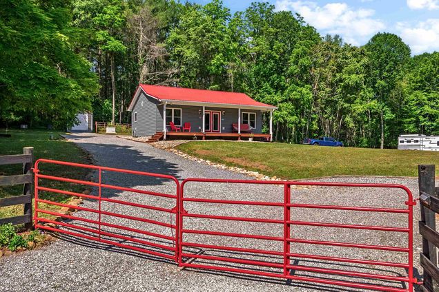 1610 Pope Rd