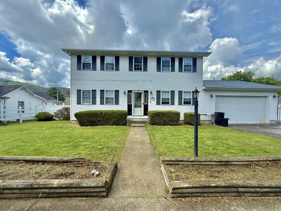 240 Giles Ave