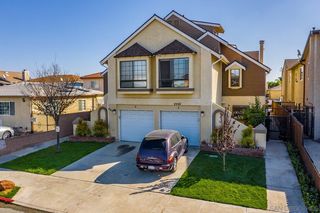 4441 Winona Unit 3