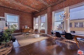 215 W 7th Street Unit 1402