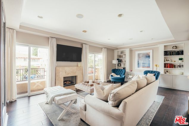 1712 S Barrington Avenue Unit 1 Los Angeles, CA Condo Sold - Photo 1 of 20. Opens carousel modal