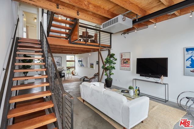 1113 Electric Avenue Unit 9 Venice, CA Condo Sold - Photo 1 of 34. Opens carousel modal