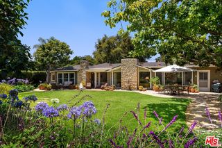 214 Middle Road