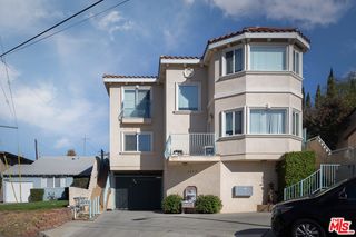 2663 Montrose Avenue Unit 104