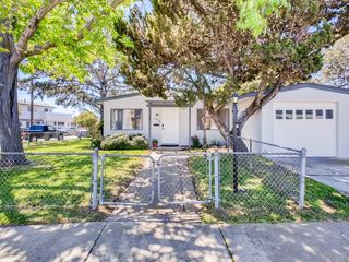 3437 Idlewild Way