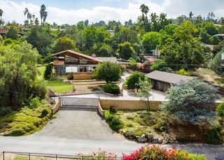 1345 Lomita